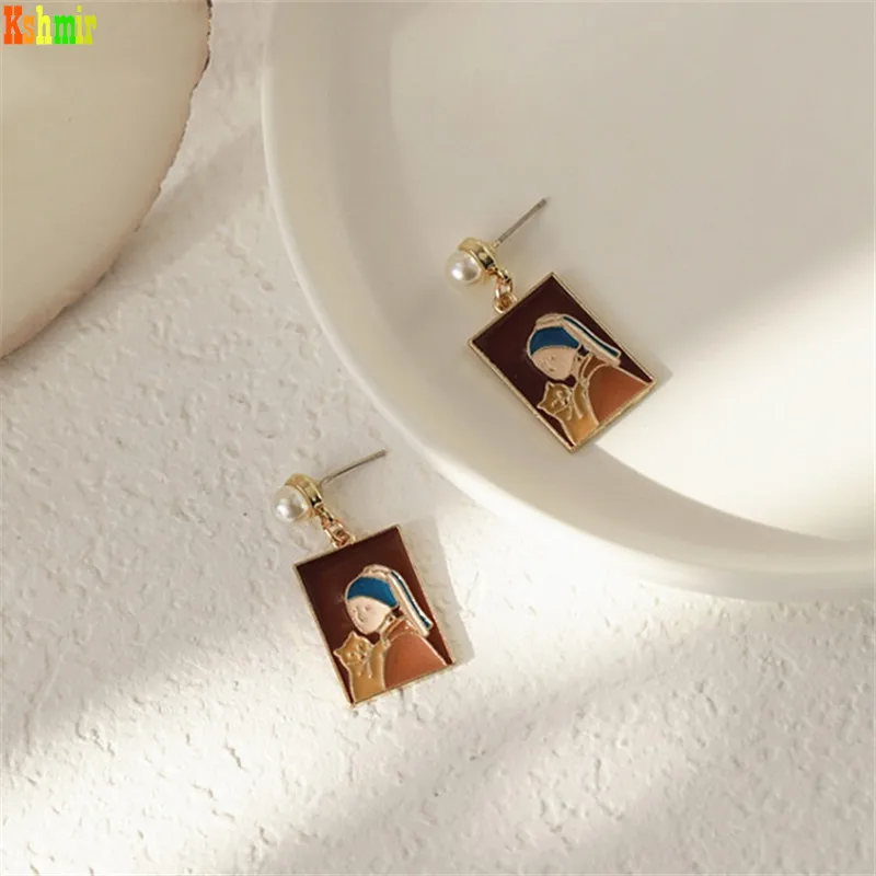 Kshmir New 2021 Girl Pattern Fashion Pendant Retro Earrings Round women's fine earrings Abstract geometry earring
Kshmir New 2021 Girl Pattern Fashion Pendant Retro Earrings Round women's fine earrings Abstract geometry earring