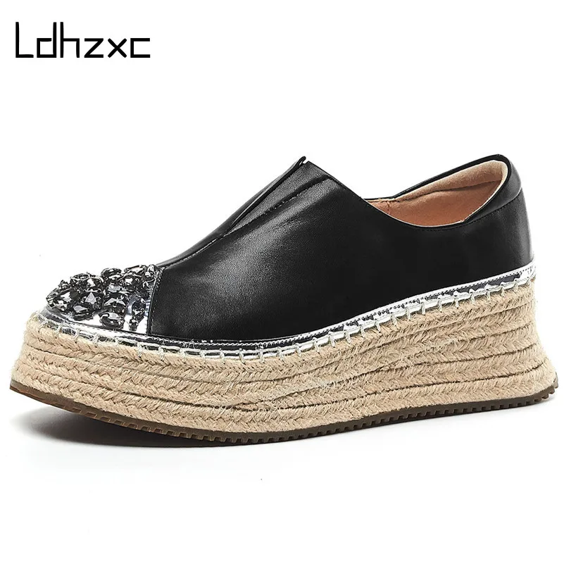 LDHZXC Spring Quality Genuine Leather Platform Women Flats Slip On Sports Casual Shoes Woman Blingbling Crystal Women Sneakers
LDHZXC Spring Quality Genuine Leather Platform Women Flats Slip On Sports Casual Shoes Woman Blingbling Crystal Women Sneakers