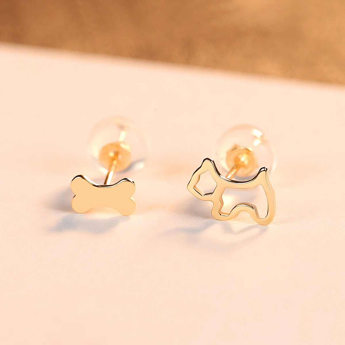 100% 14k Gold Lovely Dog & Bones Cartoon Stud Earrings for Women Small Ear Stud Daily Wear Yellow Gold Earrings Jewelry
100% 14k Gold Lovely Dog & Bones Cartoon Stud Earrings for Women Small Ear Stud Daily Wear Yellow Gold Earrings Jewelry