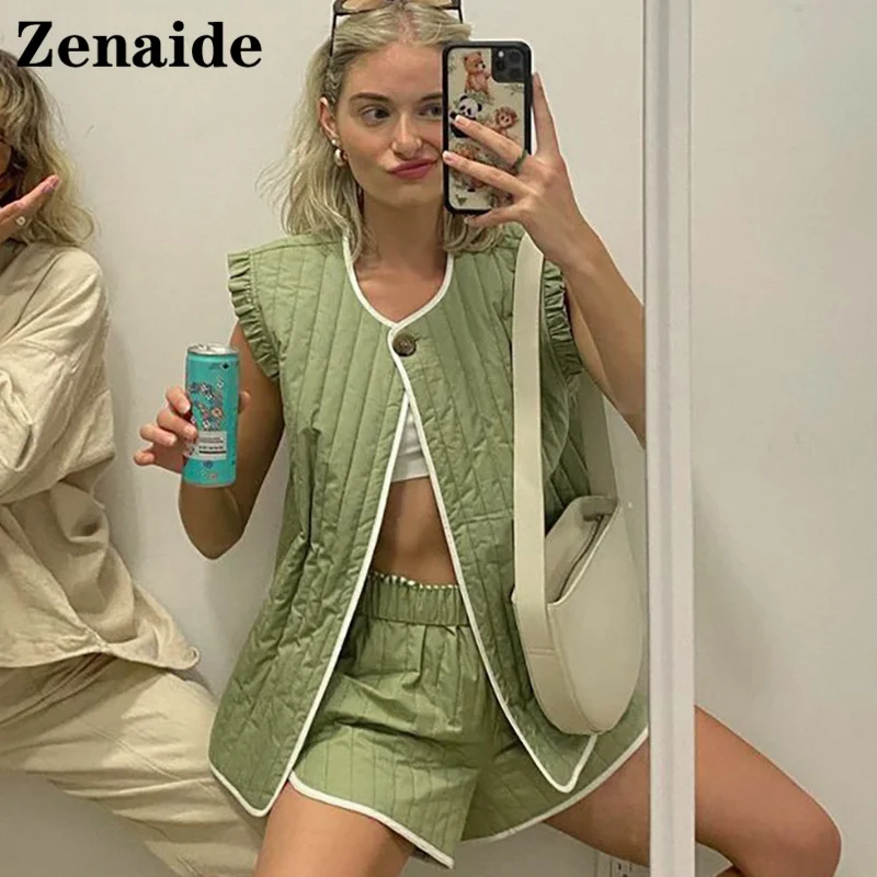 Zenaide Green Casual Women Tracksuit Sleeveless Crop Top And Shorts Matching Sets Autumn Winter Fashion Two Piece Set 2021
Zenaide Green Casual Women Tracksuit Sleeveless Crop Top And Shorts Matching Sets Autumn Winter Fashion Two Piece Set 2021
