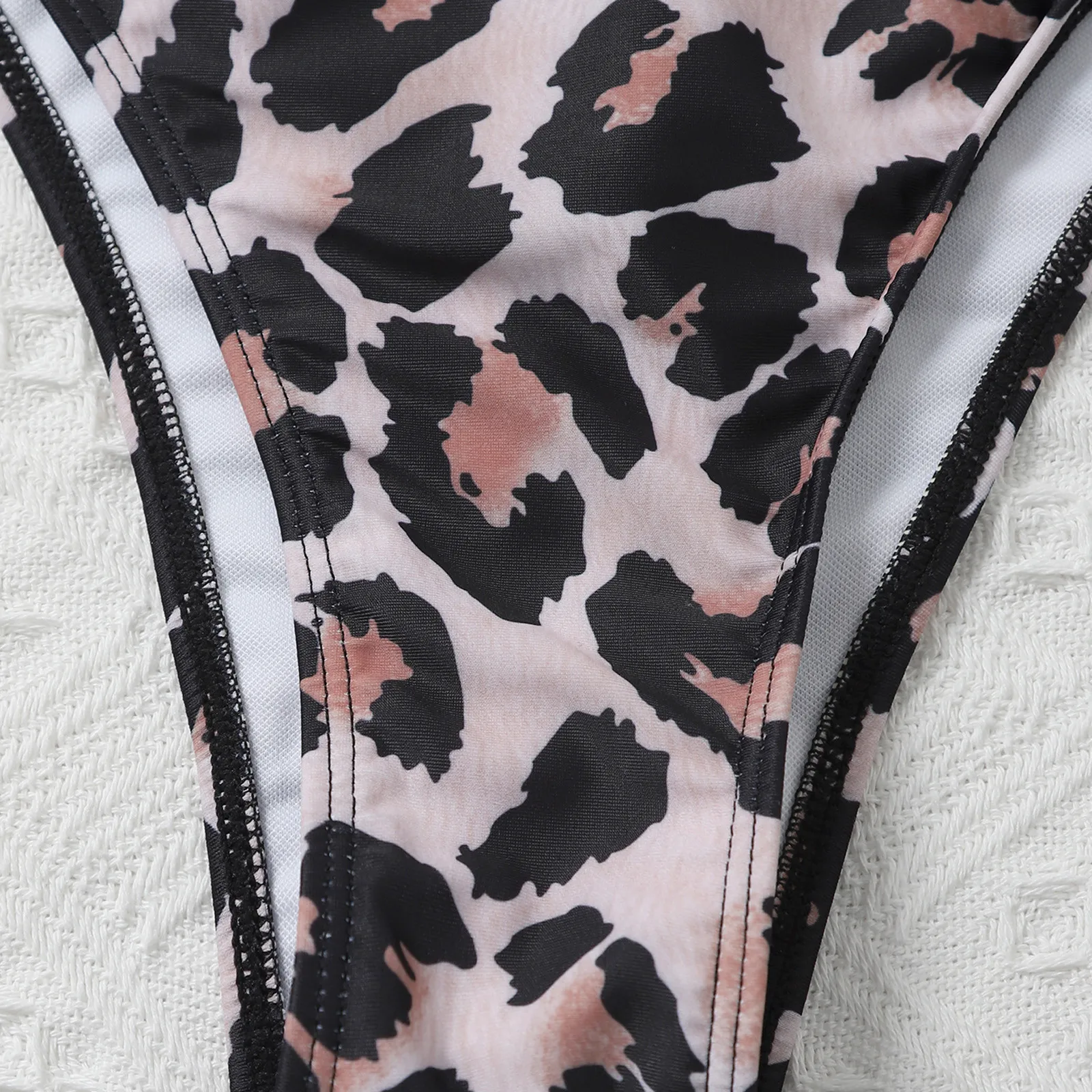 Fashion Women Swimsuit Bandage Pure Leopard Print Bikini Split Swimwear New Lace Swimsuit 2021 Ladies Beach Bathing Suit Female
Fashion Women Swimsuit Bandage Pure Leopard Print Bikini Split Swimwear New Lace Swimsuit 2021 Ladies Beach Bathing Suit Female
