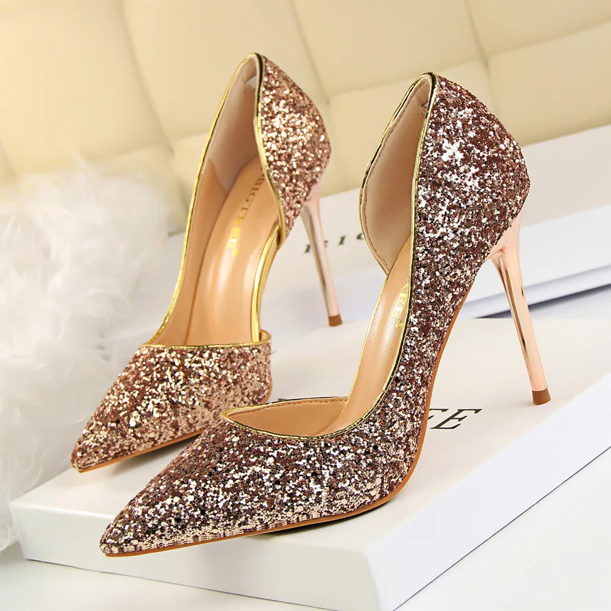Sexy Nightclub High Thin Heels Women Pumps Pointed Toe Metal Decoration Bling Bridal Wedding Women Shoes Gold High Heels
Sexy Nightclub High Thin Heels Women Pumps Pointed Toe Metal Decoration Bling Bridal Wedding Women Shoes Gold High Heels