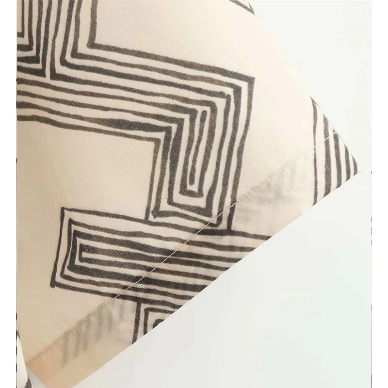 ZA Summer Ladies Blouse Shirts 2021 Geometric Single Breasted Causal Thin Top Female Long Sleeve Turn Down Collar Loose Outfits
ZA Summer Ladies Blouse Shirts 2021 Geometric Single Breasted Causal Thin Top Female Long Sleeve Turn Down Collar Loose Outfits