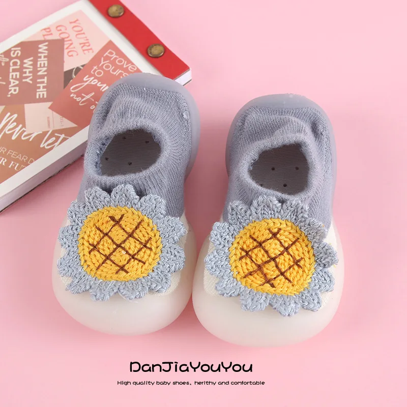 Cartoon Children's Shoes Flexible Rubber Sole Non-Slip Baby Sunflower Indoor Shoes Breathable Comfortable Soft Bottom Shoes
Cartoon Children's Shoes Flexible Rubber Sole Non-Slip Baby Sunflower Indoor Shoes Breathable Comfortable Soft Bottom Shoes