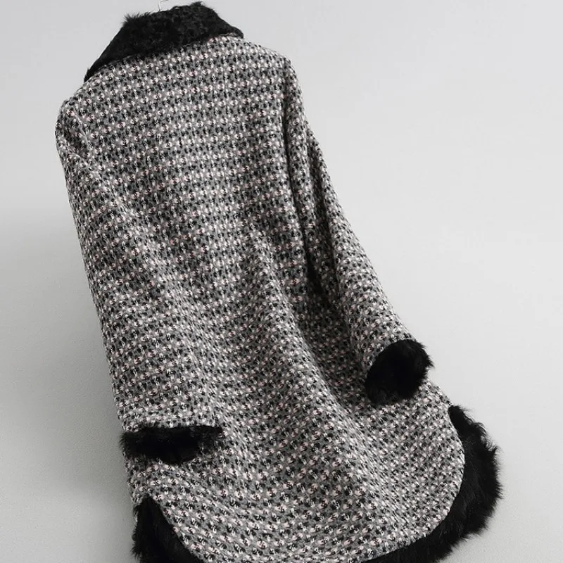 Luxury Tweed Overcoat Women Autumn Winter Long Sleeve Collar Warm Coat Female Streetwear Elegant Fur Outerwear M-XL
Luxury Tweed Overcoat Women Autumn Winter Long Sleeve Collar Warm Coat Female Streetwear Elegant Fur Outerwear M-XL
