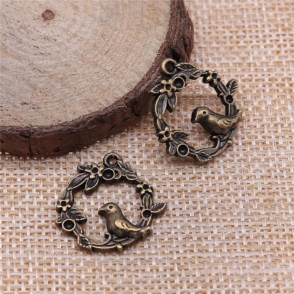 free shipping 30pcs 21x21mm antique bronze Little bird charms diy retro jewelry fit Earring keychain hair card pendant
free shipping 30pcs 21x21mm antique bronze Little bird charms diy retro jewelry fit Earring keychain hair card pendant