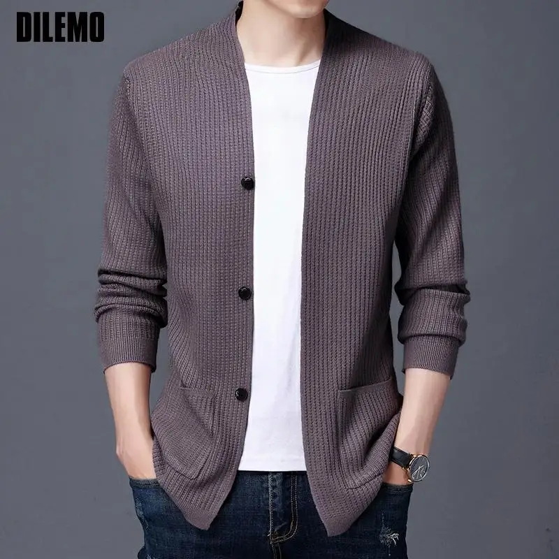 Top Quality New Brand Fashion 3 Button Slim Fit Knit Cardigan Men Autum Japanese Sweater Casual Coats Jacket Mens Clothes 2021
Top Quality New Brand Fashion 3 Button Slim Fit Knit Cardigan Men Autum Japanese Sweater Casual Coats Jacket Mens Clothes 2021