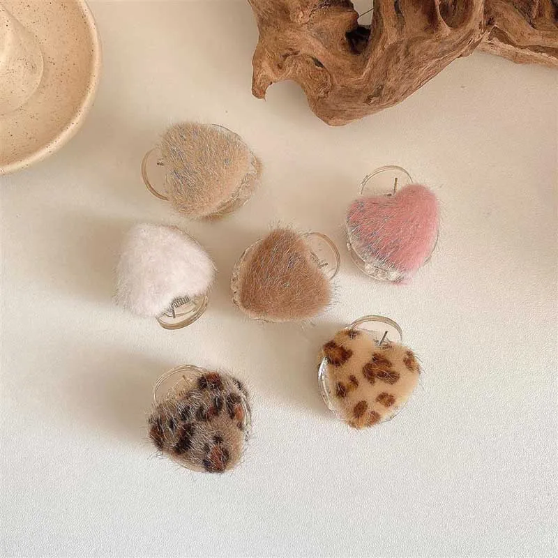 Small Hair Claw Clips Barrette Fur Leopard Acrylic Ponytail Crab Girls Hair Shinny Hairpin Hair Styling Accessories For Women
Small Hair Claw Clips Barrette Fur Leopard Acrylic Ponytail Crab Girls Hair Shinny Hairpin Hair Styling Accessories For Women
