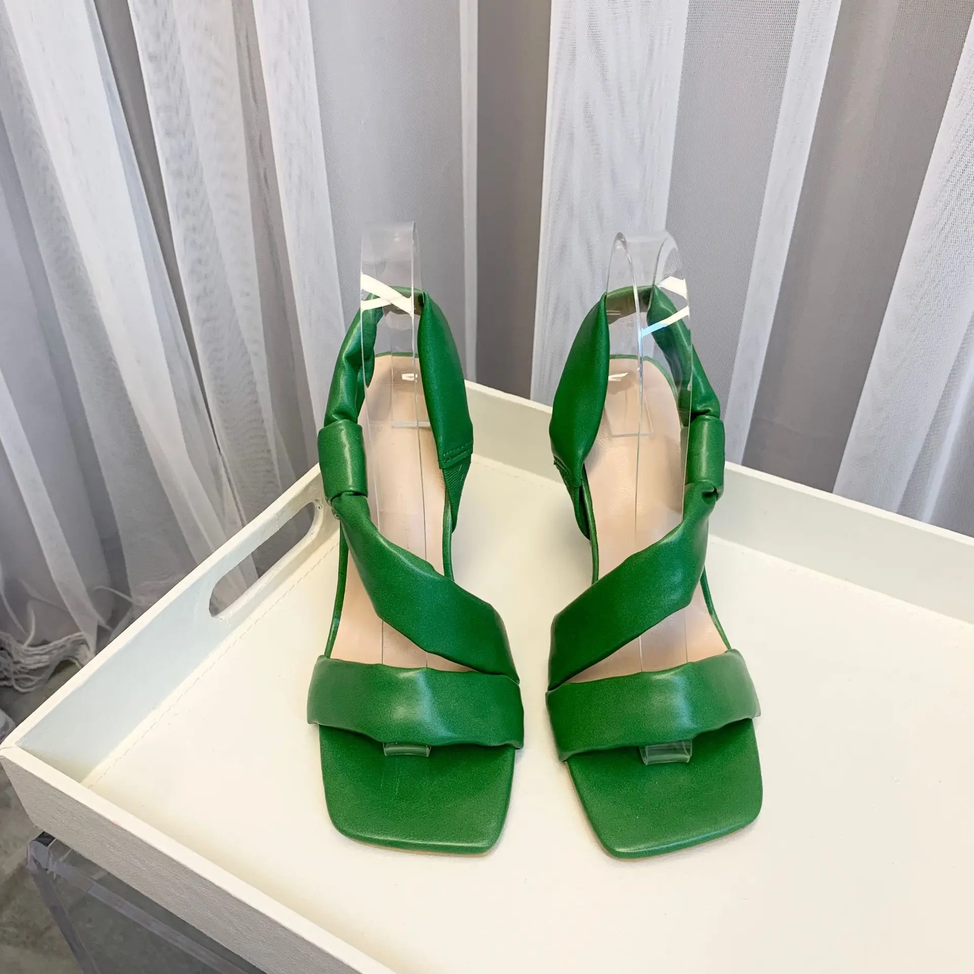 Sandals Elastic Band Large Size Fashion Womens Shoes 2021 Square Toe Summer Heels Shallow Mouth Slip-on Big Luxury Comfort Stile
Sandals Elastic Band Large Size Fashion Womens Shoes 2021 Square Toe Summer Heels Shallow Mouth Slip-on Big Luxury Comfort Stile