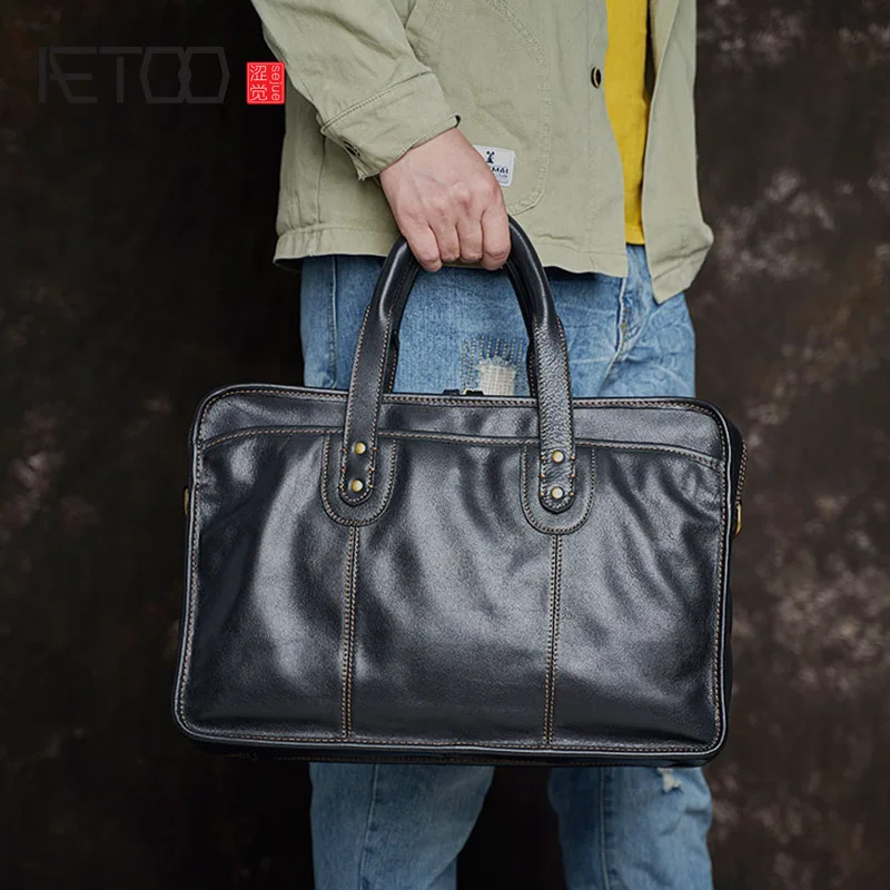 AETOO Men's leather handbags, retro first layer leather crossbody bags, large-capacity computer bags, briefcases
AETOO Men's leather handbags, retro first layer leather crossbody bags, large-capacity computer bags, briefcases