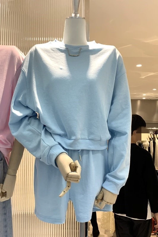 Women Early Spring Two Piece Sets 2021 New Casual Hoodies Fashion Sports All-Match Top Long Sleeve Shortswear & Short Pants Suit
Women Early Spring Two Piece Sets 2021 New Casual Hoodies Fashion Sports All-Match Top Long Sleeve Shortswear & Short Pants Suit