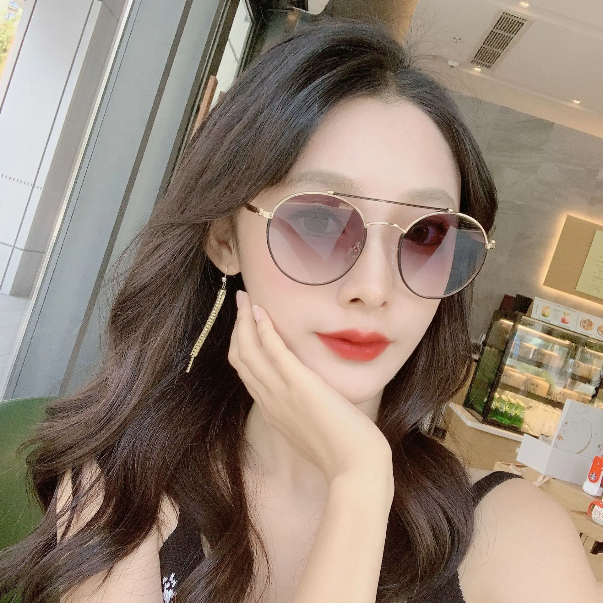 New sunglasses female European and American retro art round box sunglasses female tide online celebrity with SunGlasses
New sunglasses female European and American retro art round box sunglasses female tide online celebrity with SunGlasses