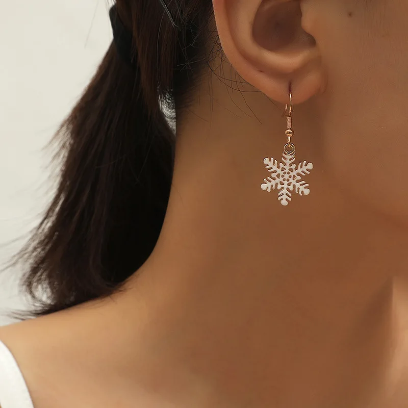 7Rings Trendy Style Beautiful Snow Flakes 925 Silver Studs Earrings for Women Christmas Jewelry Accessories for Female Holiday
7Rings Trendy Style Beautiful Snow Flakes 925 Silver Studs Earrings for Women Christmas Jewelry Accessories for Female Holiday