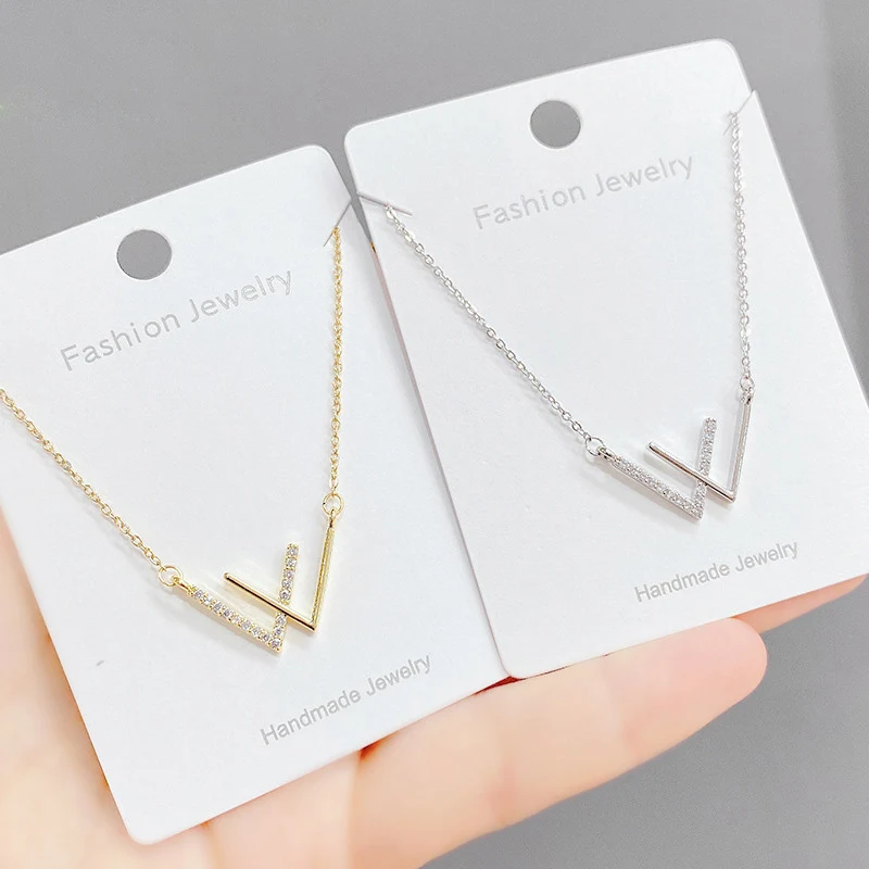 Korean version of the new simple W letter Lady pendant necklace Trendy fashion temperament simple clavicle chain gift wholesale
Korean version of the new simple W letter Lady pendant necklace Trendy fashion temperament simple clavicle chain gift wholesale