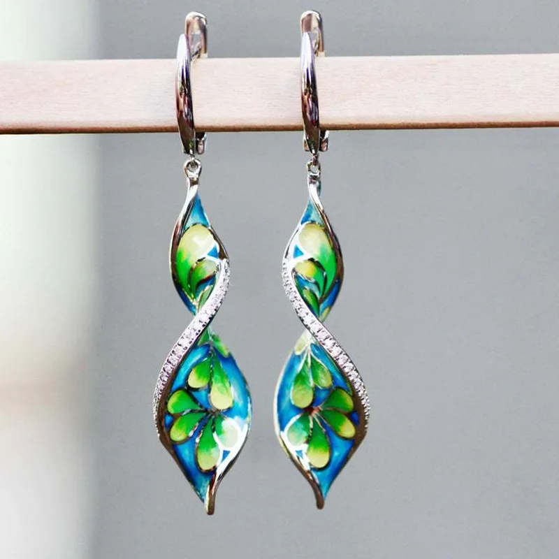 925 Sterling Silver Female Elegant Clip Earring Beautifully Outlined Enamel Flower Party Wedding Earring for Women Jewelry
925 Sterling Silver Female Elegant Clip Earring Beautifully Outlined Enamel Flower Party Wedding Earring for Women Jewelry