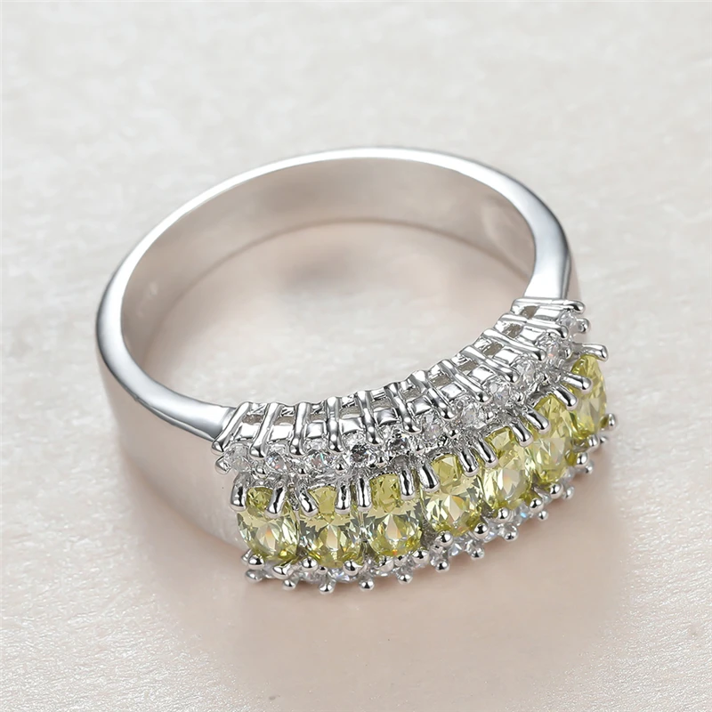 Vintage Female Apple Green Crystal Ring Charm Silver Color Big Wedding Rings For Women Dainty Geometry Zircon Engagement Ring
Vintage Female Apple Green Crystal Ring Charm Silver Color Big Wedding Rings For Women Dainty Geometry Zircon Engagement Ring