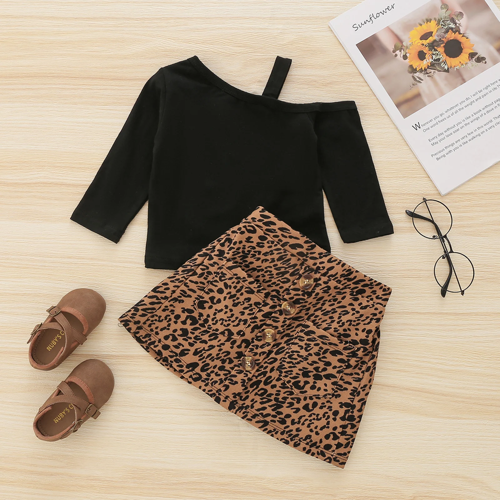 0-24 months kid girl clothing set Baby Girl’s Two Piece Outfits Set Fashion 1-shoulder Long Sleeve Tops and Leopard Short Skirt
0-24 months kid girl clothing set Baby Girl’s Two Piece Outfits Set Fashion 1-shoulder Long Sleeve Tops and Leopard Short Skirt