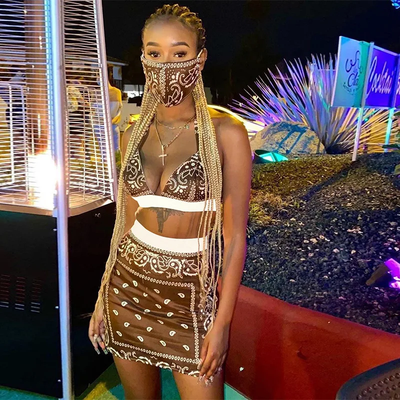 2021 European and American New Summer Fashion Sexy Hollow Halter Vest Short Skirt Casual Suit
2021 European and American New Summer Fashion Sexy Hollow Halter Vest Short Skirt Casual Suit