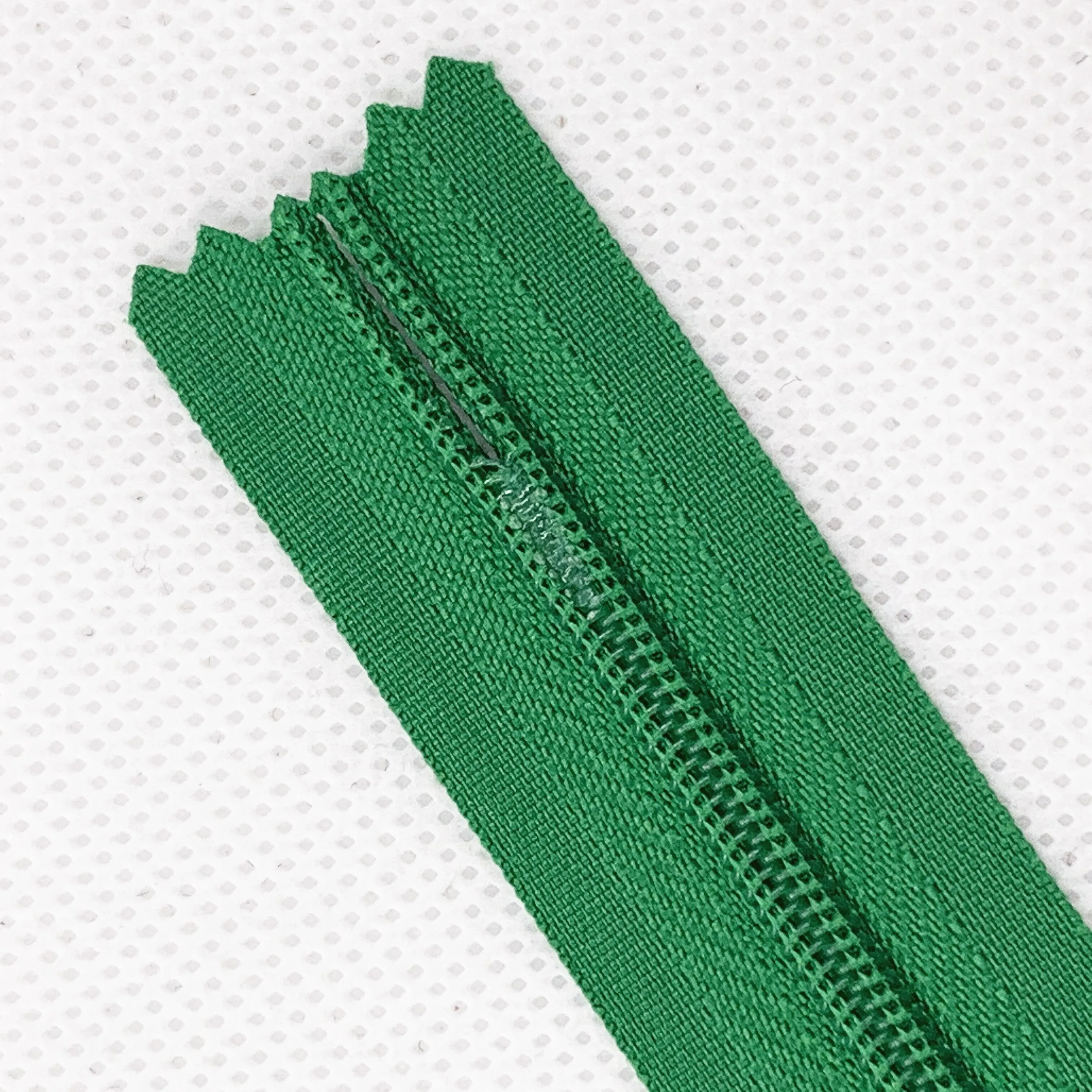 10pcs 3# Concealed zipper 20/60cm (8/24 inch) Tailor sewing process DIY, nylon sewing zip ring
10pcs 3# Concealed zipper 20/60cm (8/24 inch) Tailor sewing process DIY, nylon sewing zip ring