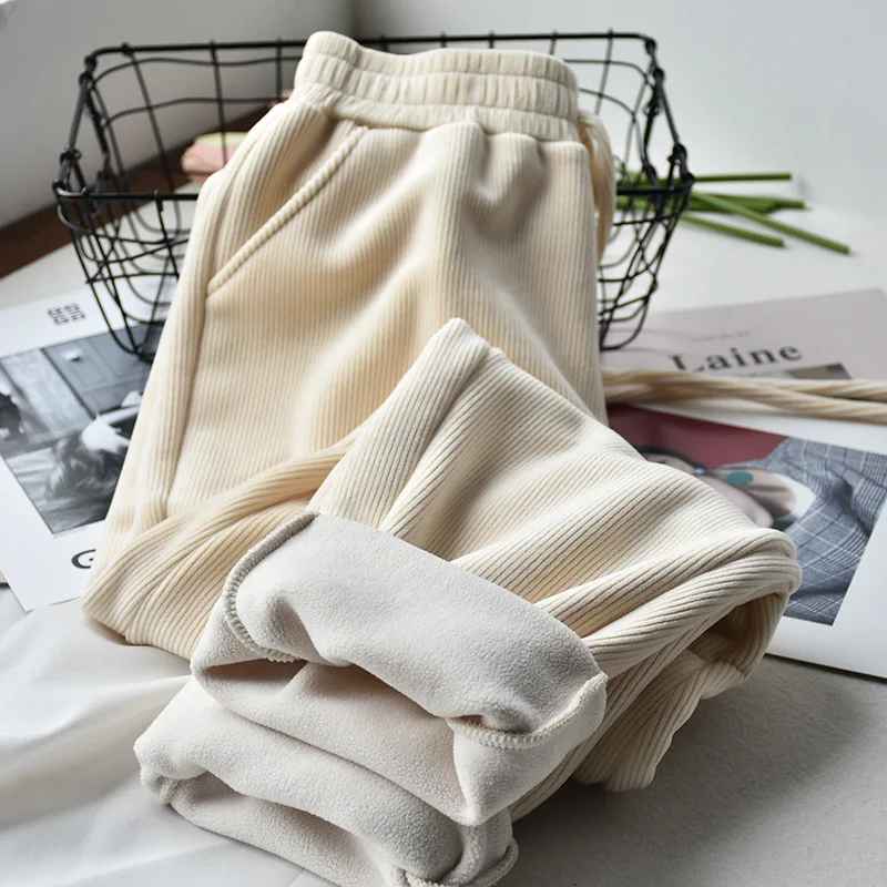 Swyivy Corduroy Pants Women Loose Winter Fur Trousers Winter Warm Pants 2020 New Velvet Fur Loose Harem Pants
Swyivy Corduroy Pants Women Loose Winter Fur Trousers Winter Warm Pants 2020 New Velvet Fur Loose Harem Pants