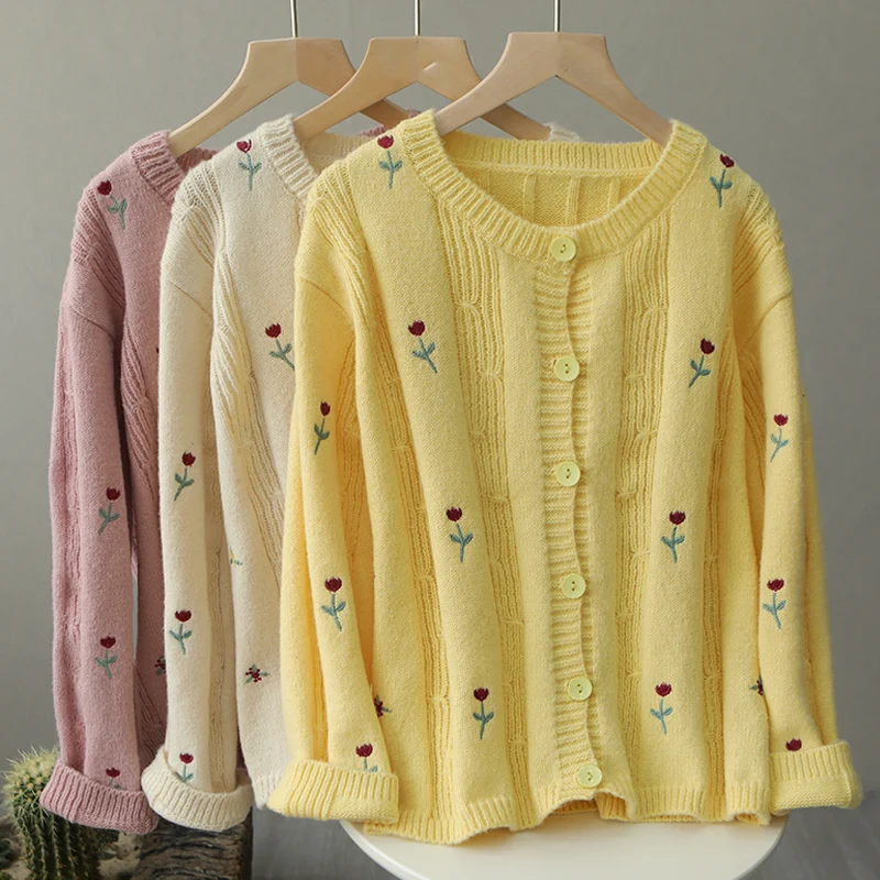 Autumn New Embroidered Knitted Sweater Coat Fresh Sweet Sweater Cardigan 
Autumn New Embroidered Knitted Sweater Coat Fresh Sweet Sweater Cardigan