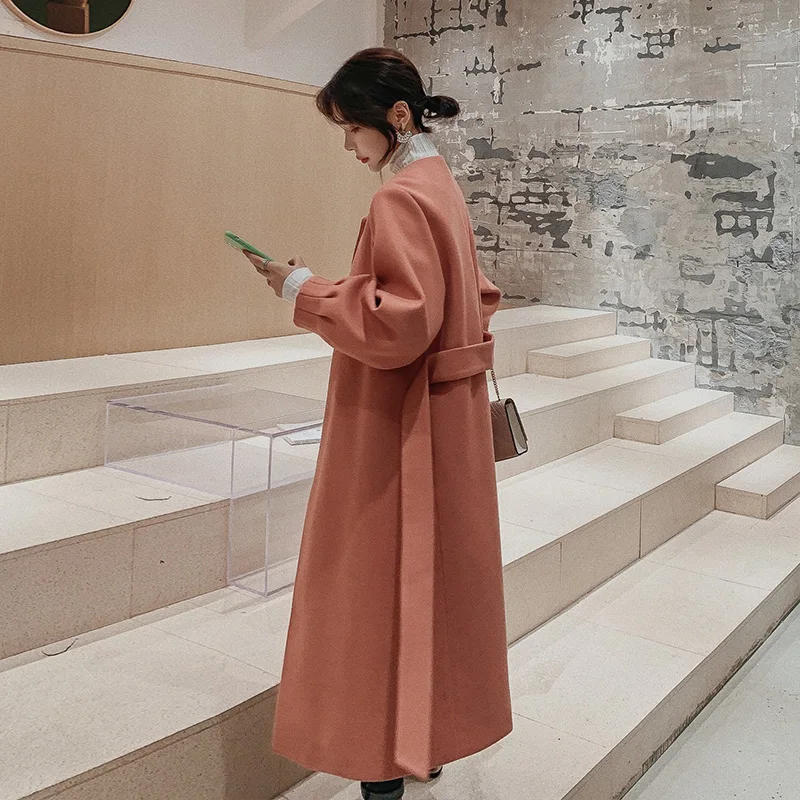 Women Winter Woolen Coat Loose Lace-Up Thick Woolen Overcoat Fashion Hepburn Style Trend Mid Long Outwear Solid Color Slim Coat
Women Winter Woolen Coat Loose Lace-Up Thick Woolen Overcoat Fashion Hepburn Style Trend Mid Long Outwear Solid Color Slim Coat