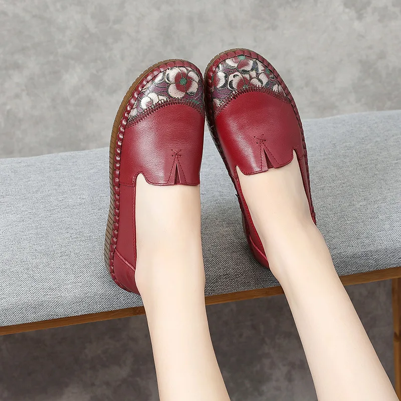 BEYARNE 2020 Retro Handmade Mom Flats Plus Size 35-41 Genuine Leather Women Loafers Casual Soft Comfortable Shoes
BEYARNE 2020 Retro Handmade Mom Flats Plus Size 35-41 Genuine Leather Women Loafers Casual Soft Comfortable Shoes
