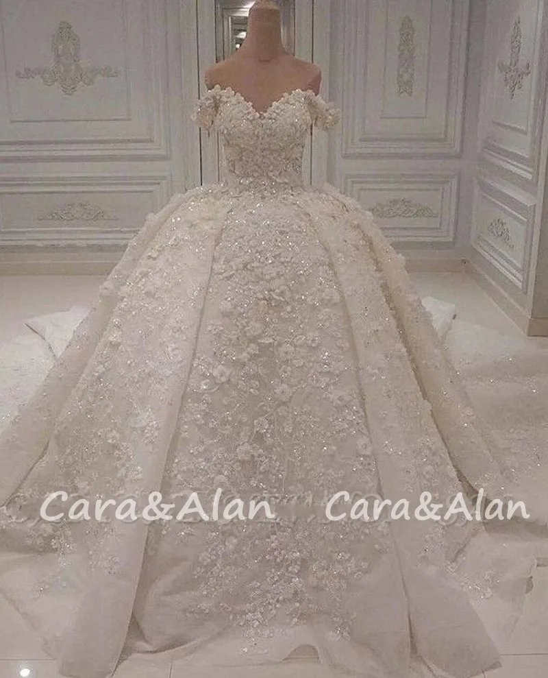Gorgeous Ball Gown Wedding Dress 2020 Off Shoulder Handmade Crystal Sequins African Lace Plus Size Bridal Gowns abiti da sposa
Gorgeous Ball Gown Wedding Dress 2020 Off Shoulder Handmade Crystal Sequins African Lace Plus Size Bridal Gowns abiti da sposa