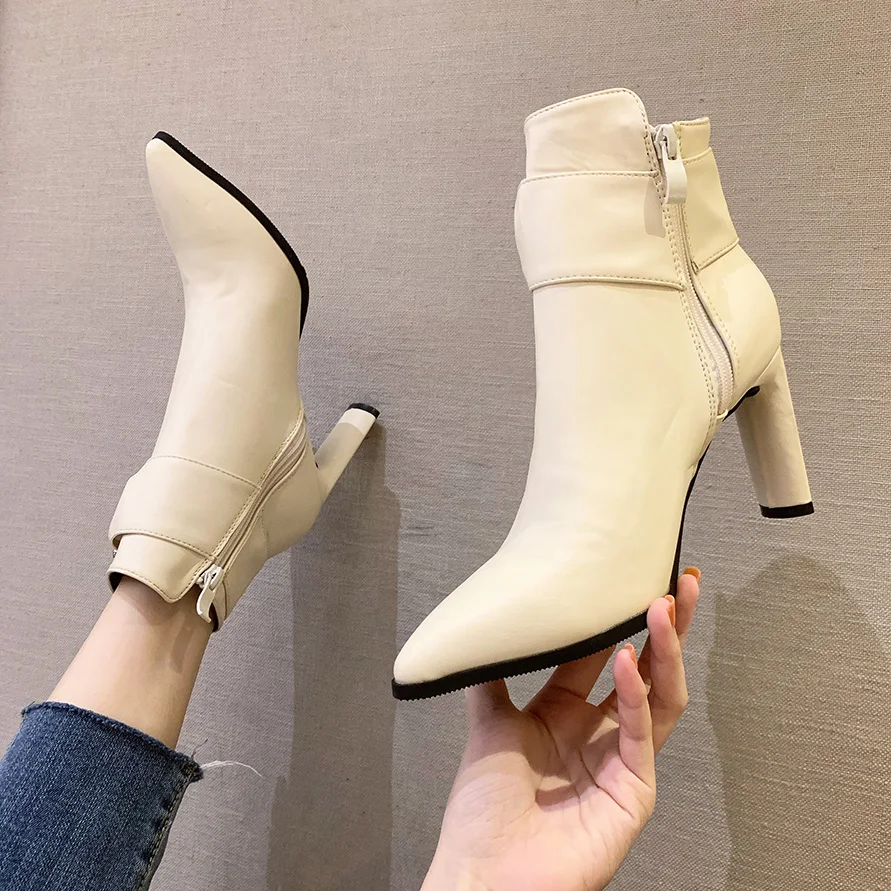 2021 Winter Women Ankle Boots Inner Warm Plush Short Boot High Square Heel Zip Ladies Shoes Boots Bota Feminina
2021 Winter Women Ankle Boots Inner Warm Plush Short Boot High Square Heel Zip Ladies Shoes Boots Bota Feminina