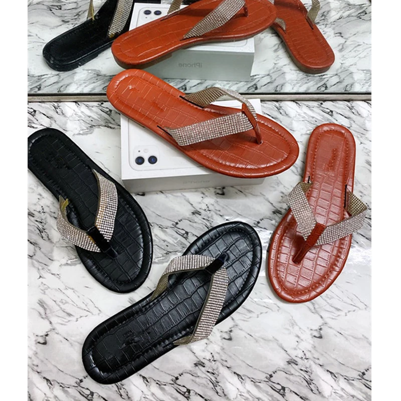 2020 New Women's Slippers Summer Fashion Rhinestone Bling Flip Flops Casual Flat Bottom Open Toes Crocodile Skin Pattern Sandals
2020 New Women's Slippers Summer Fashion Rhinestone Bling Flip Flops Casual Flat Bottom Open Toes Crocodile Skin Pattern Sandals