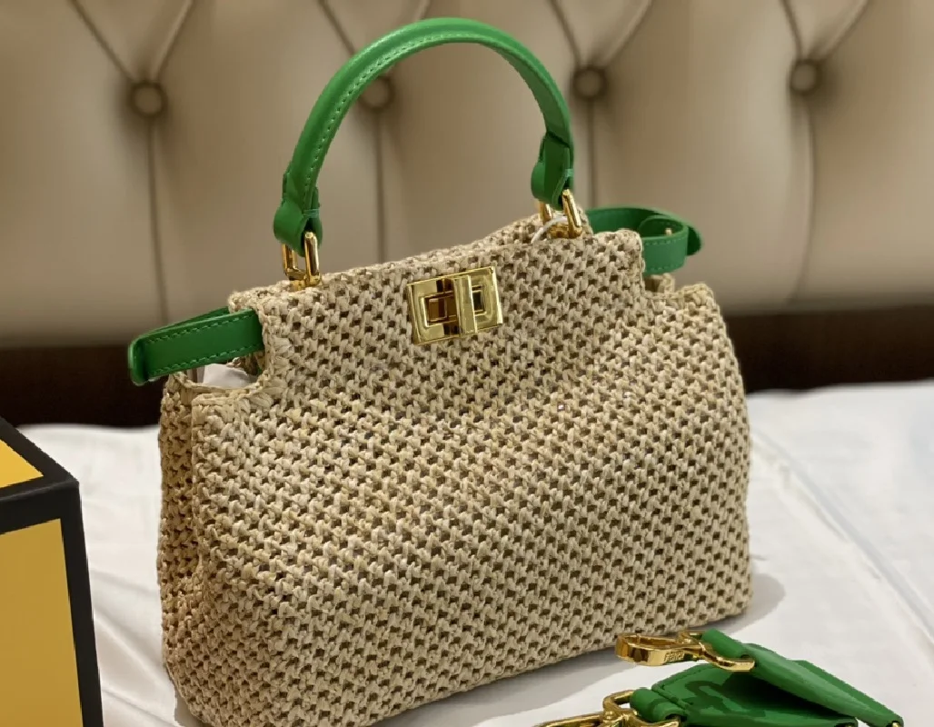 Weave Square Small Shoulder Bags For Women 2021 Summer New High-quality Kintting Hollow Straw Beach Bag Fashion Female Party Bag
Weave Square Small Shoulder Bags For Women 2021 Summer New High-quality Kintting Hollow Straw Beach Bag Fashion Female Party Bag