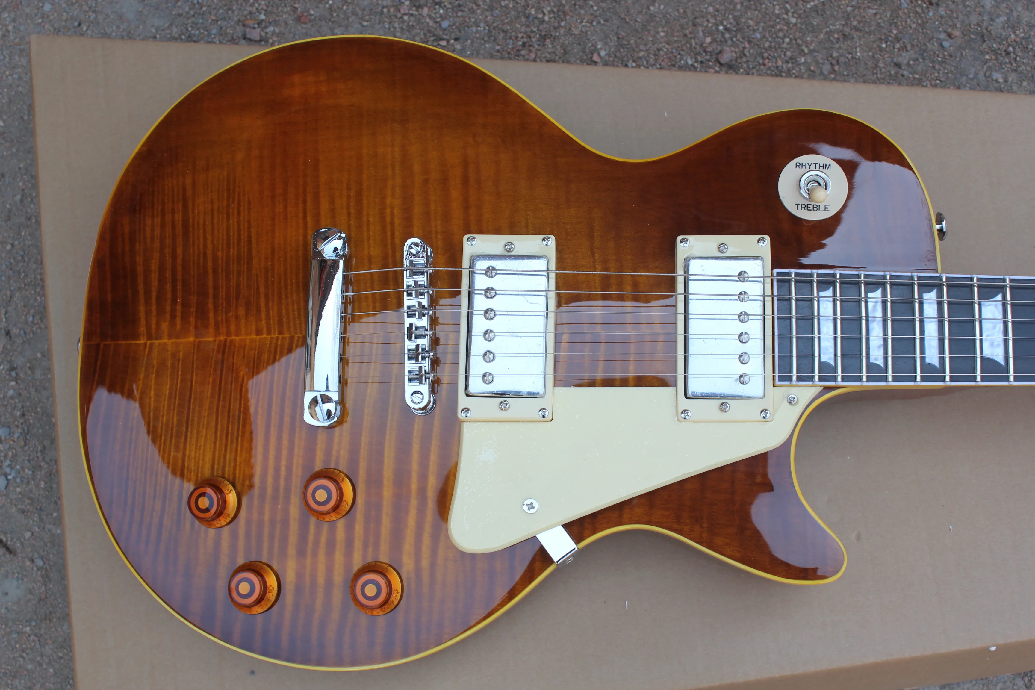 Factory Custom Electric Guitar,Le stan Guitar smoke Mahogany Body Steel Flash HH pickups Rosewood Wood Fingerboard
Factory Custom Electric Guitar,Le stan Guitar smoke Mahogany Body Steel Flash HH pickups Rosewood Wood Fingerboard