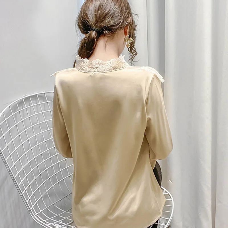 2021 Autumn Silky Low-cut Lace Stitched Long Sleeve Women's Shirt Lace Ruffled Single Breasted Bottomed Top Blusas Mujer 12475
2021 Autumn Silky Low-cut Lace Stitched Long Sleeve Women's Shirt Lace Ruffled Single Breasted Bottomed Top Blusas Mujer 12475