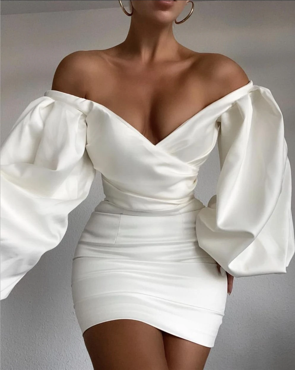 New Ladies Women Winter Sexy Off Shoulder Long Sleeve White Lady Dress 2021 Designer Fashion Evening Party Dress Vestido
New Ladies Women Winter Sexy Off Shoulder Long Sleeve White Lady Dress 2021 Designer Fashion Evening Party Dress Vestido