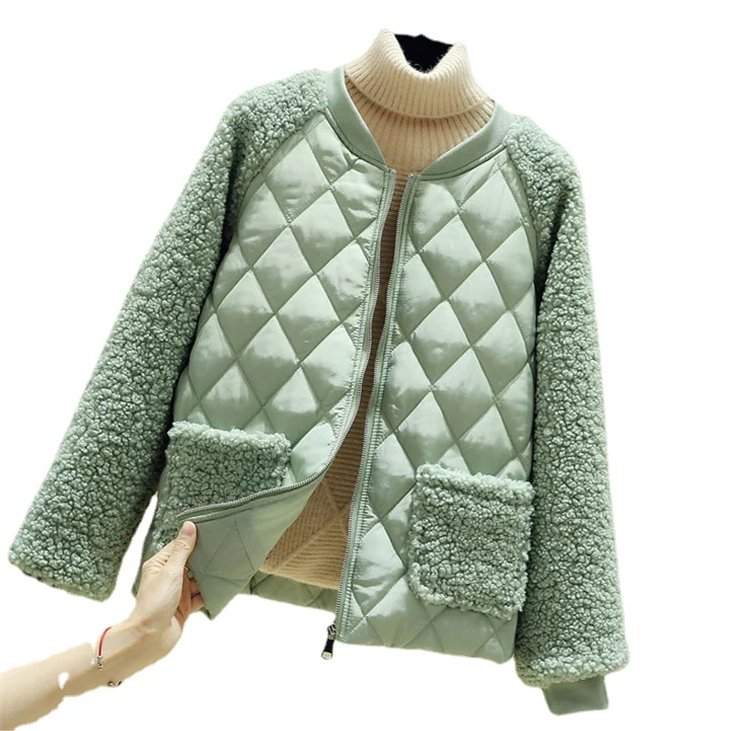 Short Cotton Jacket Women Autumn Winter Lambswool Splice Parka Plus Size Loose Warm Outerwear Female Cotton-padded Jackets
Short Cotton Jacket Women Autumn Winter Lambswool Splice Parka Plus Size Loose Warm Outerwear Female Cotton-padded Jackets