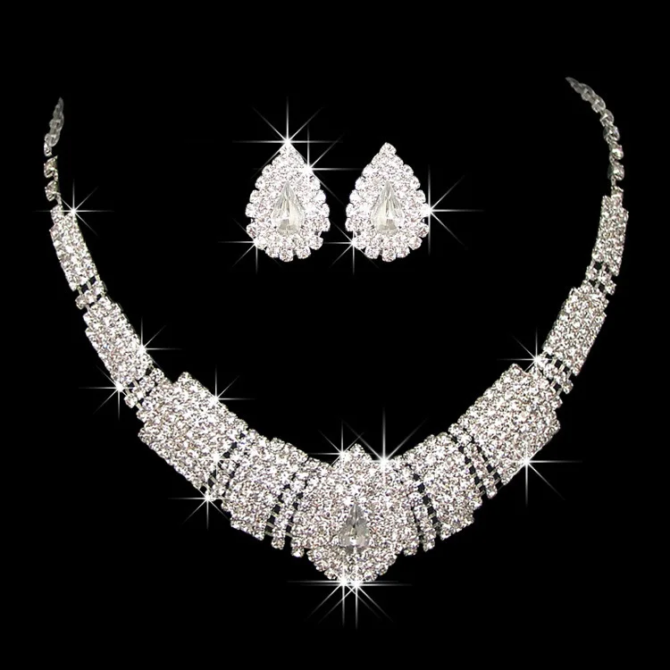Set Jewelry Sets for Women Jewlery Full Diamond Drop Earrings Full Diamond Necklace Set High-end Atmosphere
Set Jewelry Sets for Women Jewlery Full Diamond Drop Earrings Full Diamond Necklace Set High-end Atmosphere