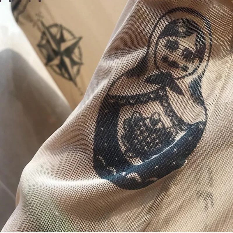 2020 Autumn New Fashion Women Basal Top Goddess Tatoo Print Long Sleeve High Tight Collar Nude Color Mesh Yarn SEXY T-shirt V085
2020 Autumn New Fashion Women Basal Top Goddess Tatoo Print Long Sleeve High Tight Collar Nude Color Mesh Yarn SEXY T-shirt V085