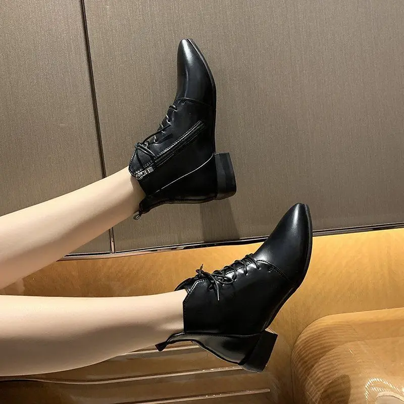 Остроносые ботинки 2021, женские ботильоны, одноботинки, ботинки в британском стиле на низком каблуке, ботинки-мартинсы на шнуровке для женщи...
Остроносые ботинки 2021, женские ботильоны, одноботинки, ботинки в британском стиле на низком каблуке, ботинки-мартинсы на шнуровке для женщи...