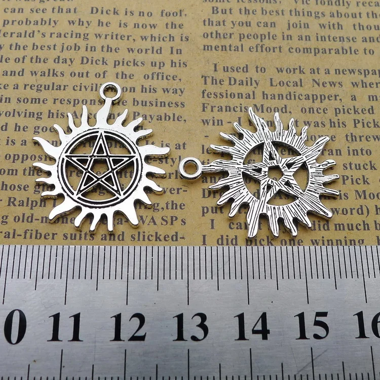 Charms For Bracelet Making Pentagram Sun Charms Antique Silver Color 27x30mm 5 Pieces
Charms For Bracelet Making Pentagram Sun Charms Antique Silver Color 27x30mm 5 Pieces