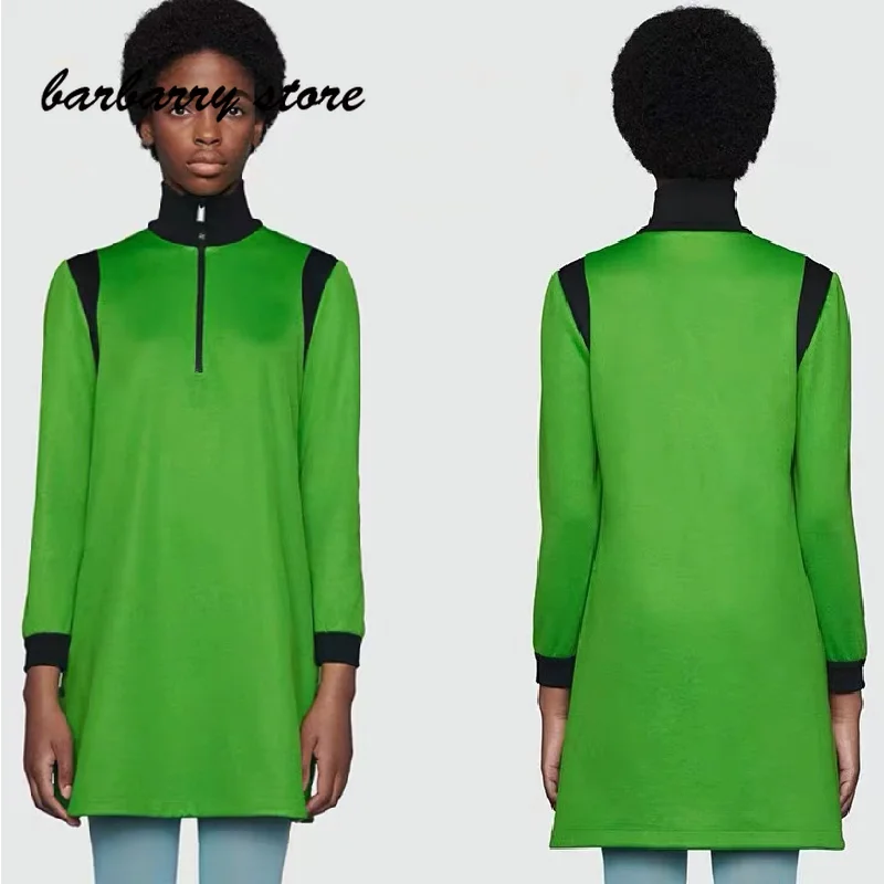 2021 luxury design high-end fashion women's letter embroidery semi zipper stand collar long sleeve straight skirt knitted dress
2021 luxury design high-end fashion women's letter embroidery semi zipper stand collar long sleeve straight skirt knitted dress