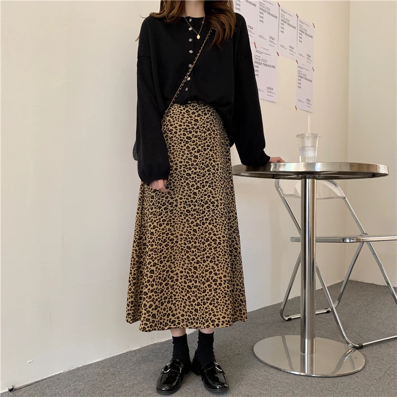 HziriP Leopard Sexy A-Line New Femme Chic Stylish Women Gentle 2021 Office Lady Korean Animal Printed High Waist Long Skirts
HziriP Leopard Sexy A-Line New Femme Chic Stylish Women Gentle 2021 Office Lady Korean Animal Printed High Waist Long Skirts