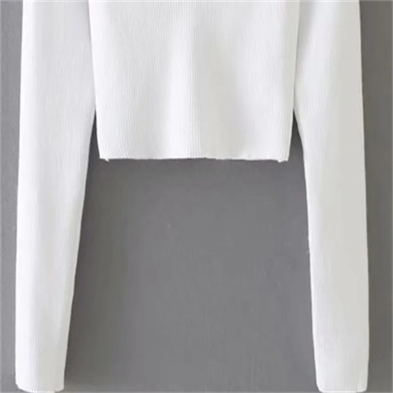 ZXQJ Women 2021 Fashion With Button Short Knitted Sweater Vintage O-Neck Long Sleeve Female Pullovers Chic Tops 
ZXQJ Women 2021 Fashion With Button Short Knitted Sweater Vintage O-Neck Long Sleeve Female Pullovers Chic Tops