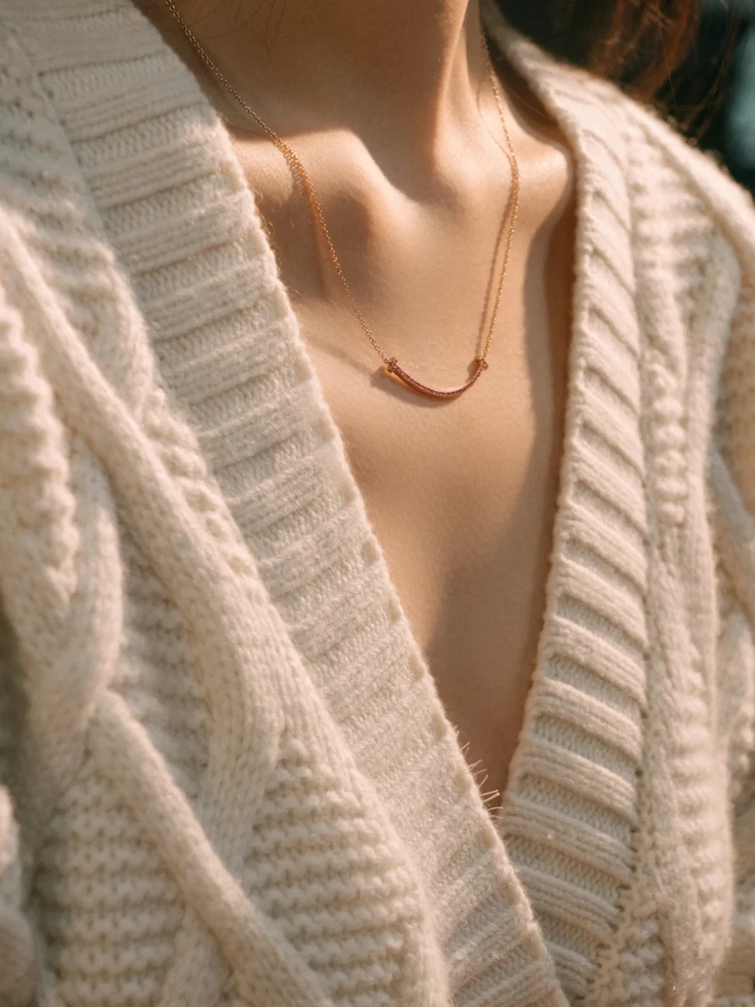 The tide of fashion personality of zircon smile pendant necklace 
The tide of fashion personality of zircon smile pendant necklace