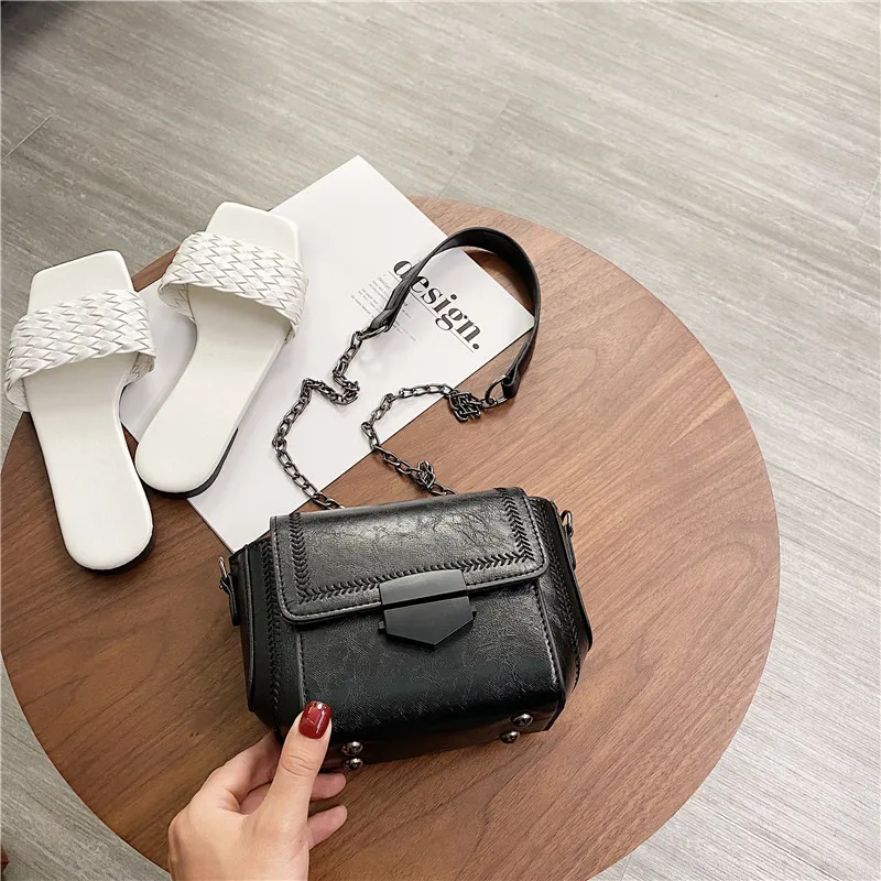 Solid color PU Leather Crossbody Bags For Women 2020 Travel Small Handbag Shoulder Simple Bag Ladies Cross Body Bag sac a main 
Solid color PU Leather Crossbody Bags For Women 2020 Travel Small Handbag Shoulder Simple Bag Ladies Cross Body Bag sac a main