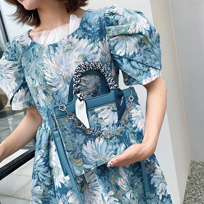 Top Brand Handbag Luxury Pearl Shoulder Bags for Women 2021 High Quality Square Bag Designer Purses Crossbody Bag New Satchel 
Top Brand Handbag Luxury Pearl Shoulder Bags for Women 2021 High Quality Square Bag Designer Purses Crossbody Bag New Satchel