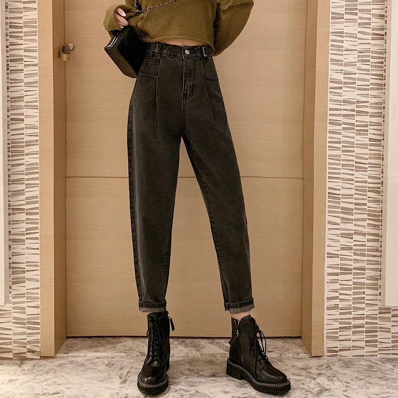 2020 Women Jeans Pants Leisure Loose High Waist Vintage Harem Jeans Korean Style Female Streetwear Casual Pants
2020 Women Jeans Pants Leisure Loose High Waist Vintage Harem Jeans Korean Style Female Streetwear Casual Pants