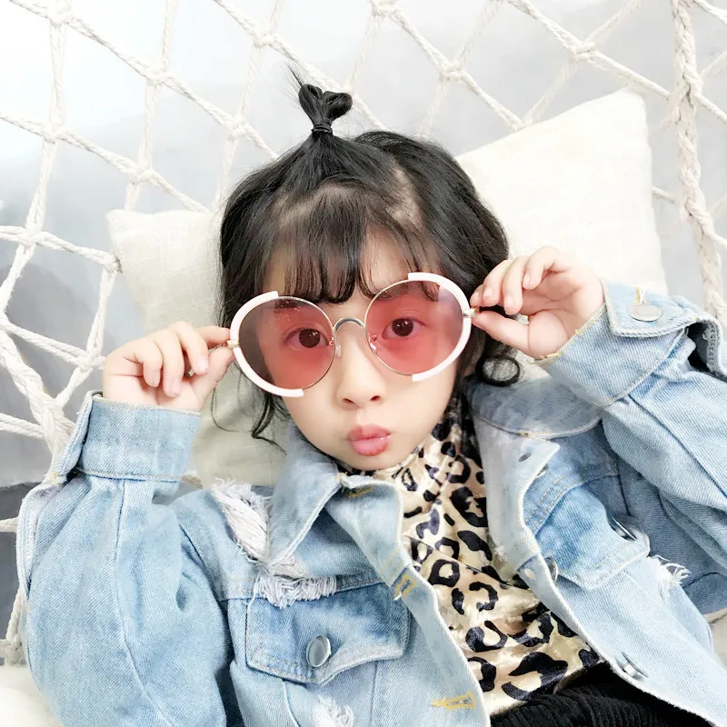 Round Metal Frame Kids Sunglasses Irregular Personality Children Sun Glasses for Girls Boys Eyewear Outing Travel Decoration
Round Metal Frame Kids Sunglasses Irregular Personality Children Sun Glasses for Girls Boys Eyewear Outing Travel Decoration