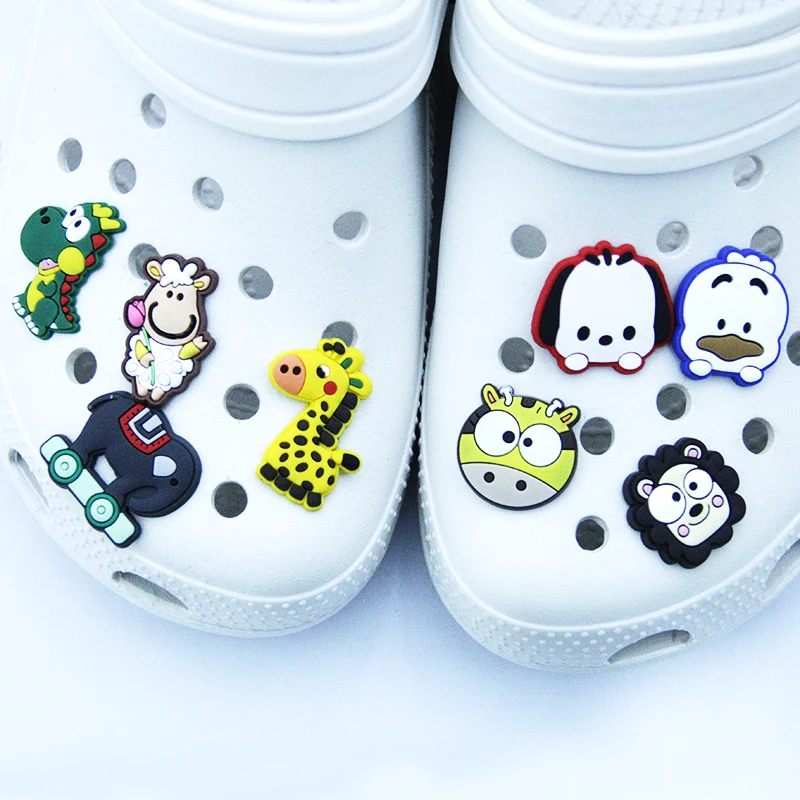 New PVC Shoe Accessories Cute Giraffe Animal Shoe Buckle Decoration Suitable For Crocodile JIBZ Party Children Gift
New PVC Shoe Accessories Cute Giraffe Animal Shoe Buckle Decoration Suitable For Crocodile JIBZ Party Children Gift