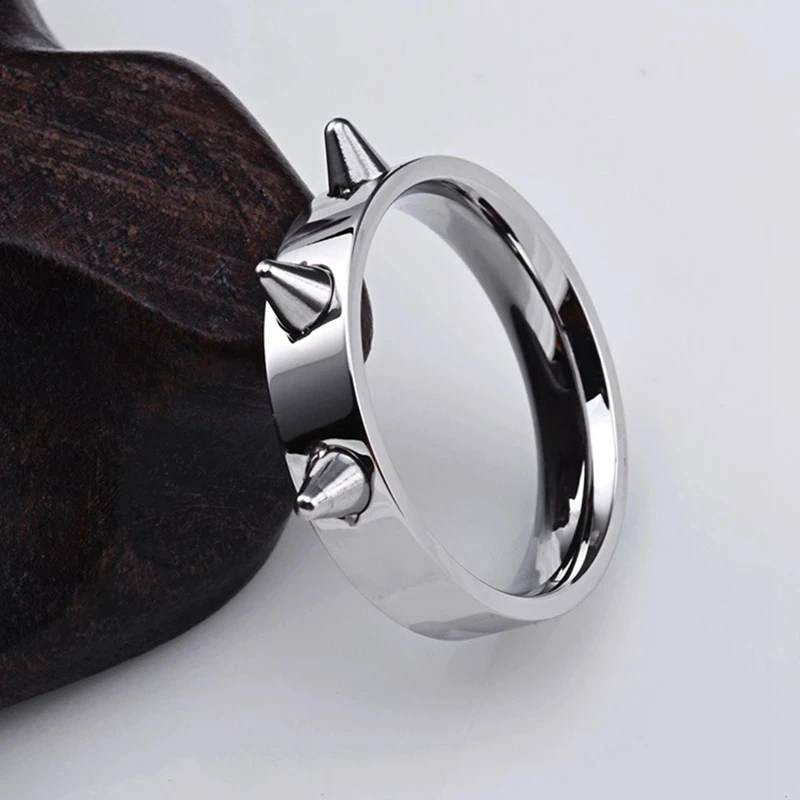 Self-defense Stainless Steel Ring Punk Style Women's Thorn Jewelry 3 Nail Tip Emergency Defense Ring Portable Anti-Wolf Weapon
Self-defense Stainless Steel Ring Punk Style Women's Thorn Jewelry 3 Nail Tip Emergency Defense Ring Portable Anti-Wolf Weapon