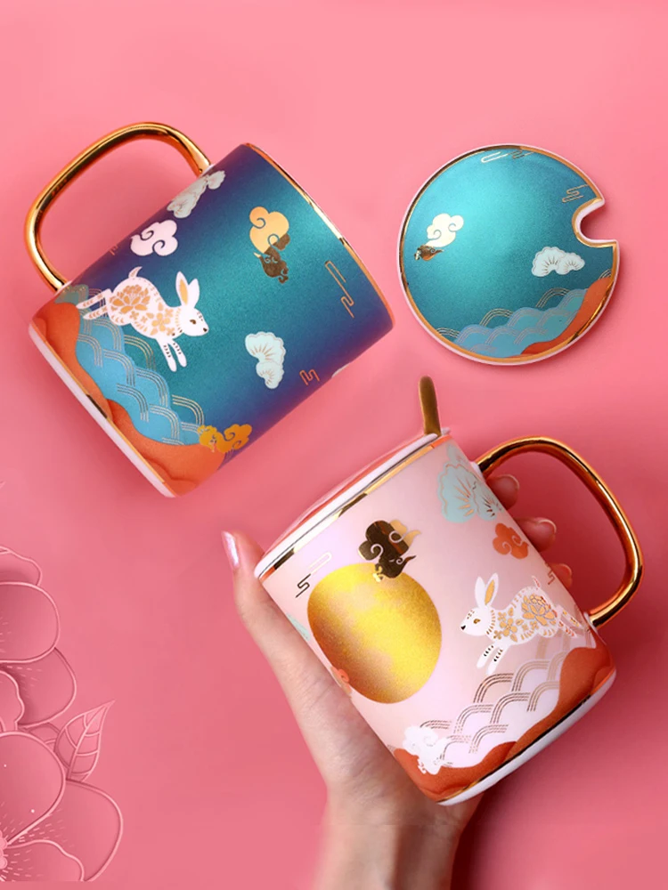 Creative Mugs With Spoon Lid 350ml Ceramic Coffee Cups Milk Water Tazas Tea Party Couple Drinking Gifts Home Drinkware
Creative Mugs With Spoon Lid 350ml Ceramic Coffee Cups Milk Water Tazas Tea Party Couple Drinking Gifts Home Drinkware